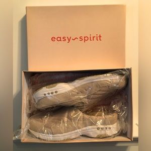 Easy Spirit Traveltime Clogs - Women’s Size 11